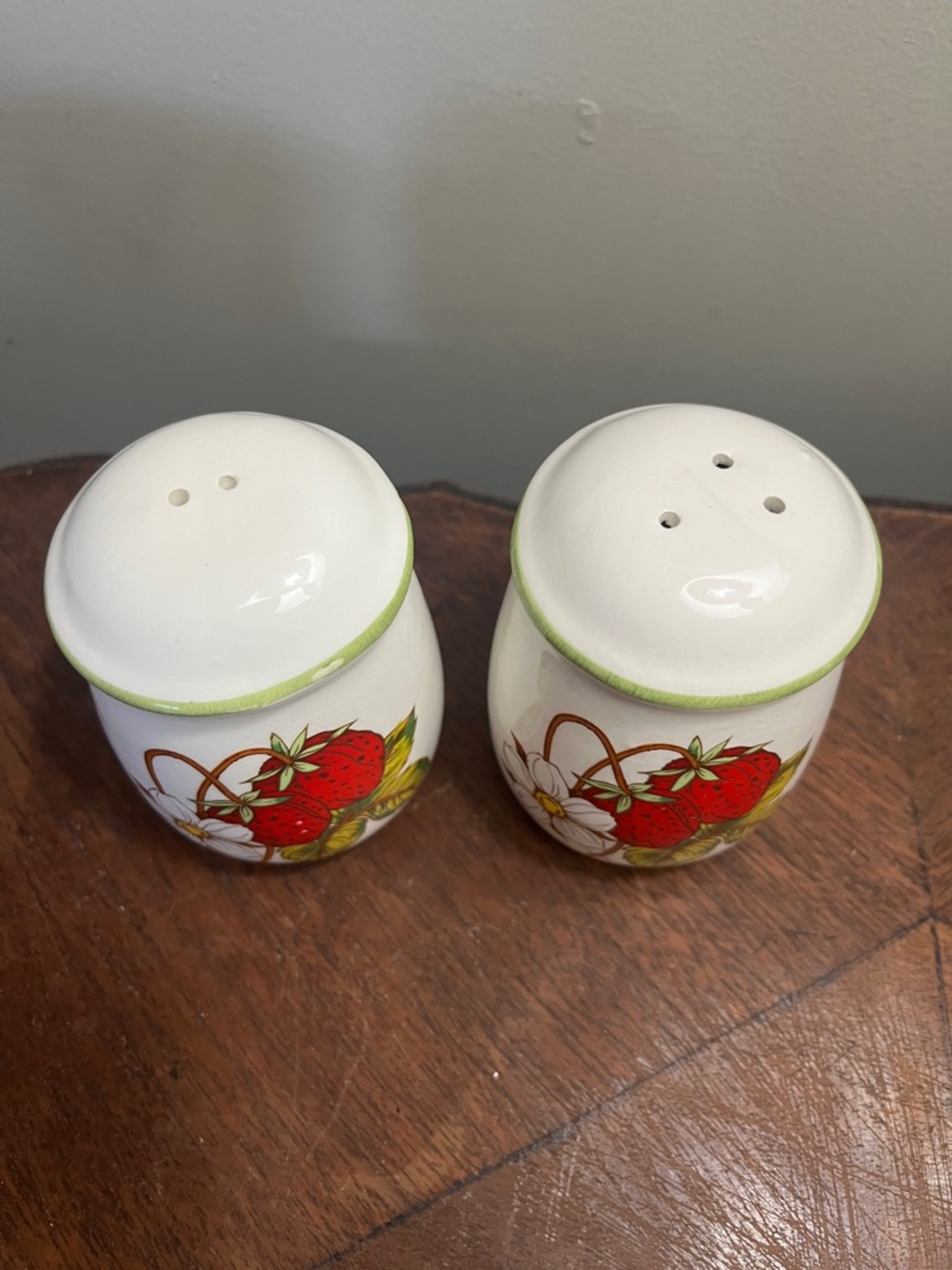 Strawberry Ceramic Salt and Pepper Shakers - White and Red - Picture 2 of 4
